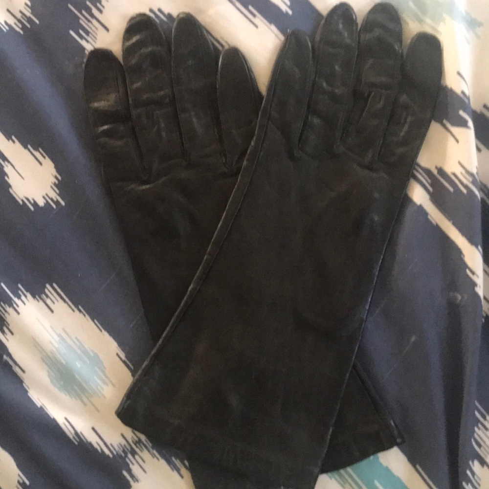 Ladies leather gloves